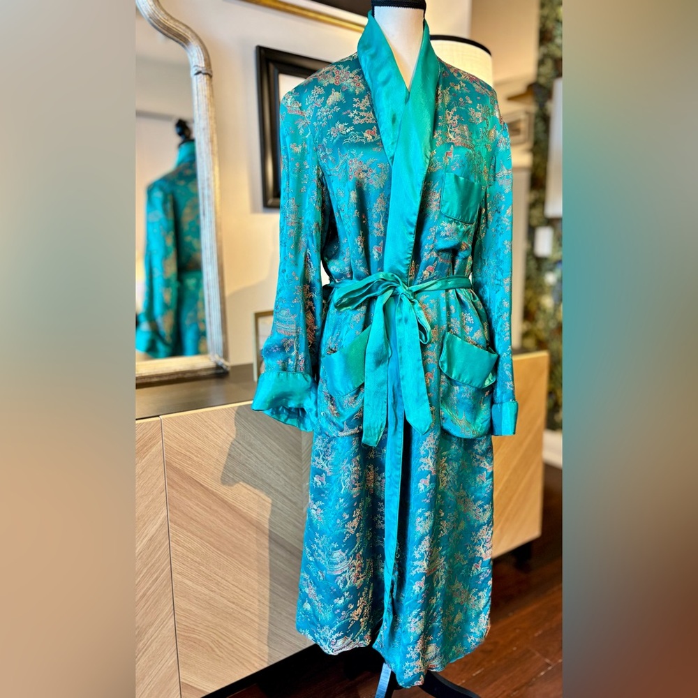 Vintage Satin Chinese Robe 👘 - Picture 5 of 14